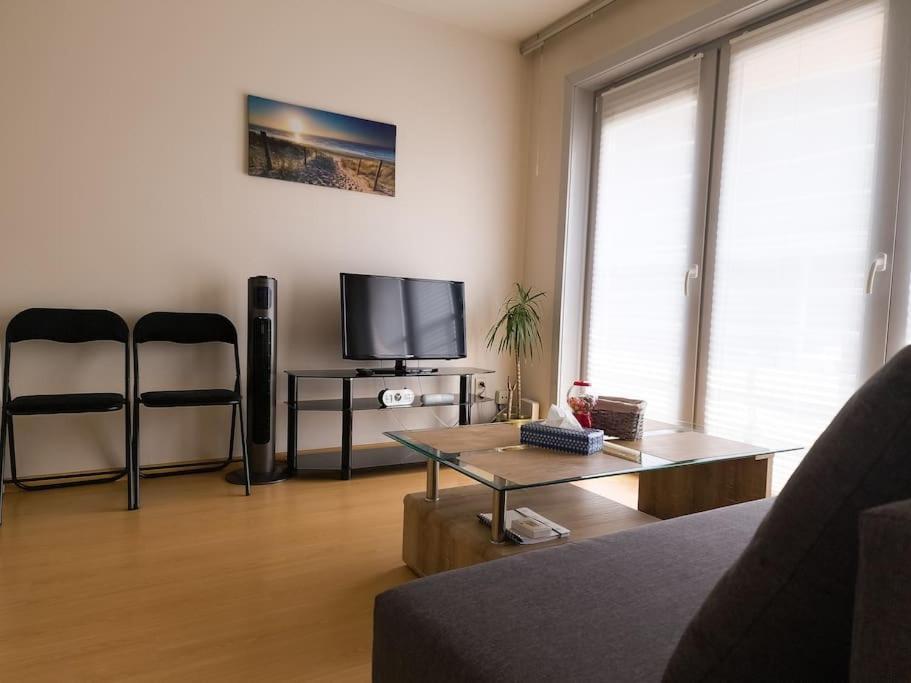 Cozy Studio With Pool Close To The Sea ออสเทนด์ ภายนอก รูปภาพ